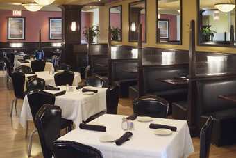 Doubletree Hotel And Conference Center Chicago North Shore