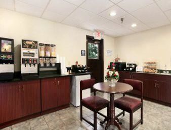 Hotel Microtel Inn & Suites