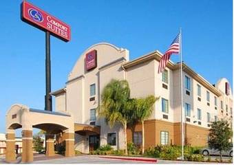 Hotel Comfort Suites At Plaza Mall