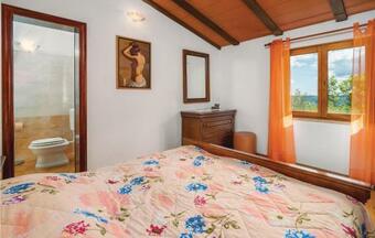 Holiday Home Reburici I