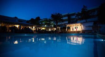 Apartamentos Complejos San Miguel Park / Esmeralda Mar