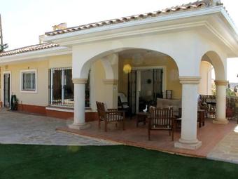 Apartamento Holiday Home Bonalba Golf, Urb. Los Naranjos