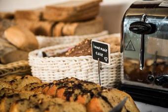 Hotel Oscar Suites & Village