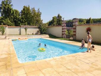 Two-bedroom Apartment In Ocquerre