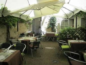 Hotel Logis Auberge Le Colombien