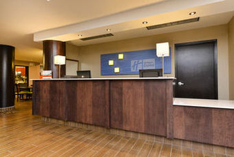 Hotel Holiday Inn Express Edmonton Airport