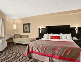 Ramada Plaza Fargo Hotel And C