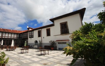 Hotel Casona Del Busto