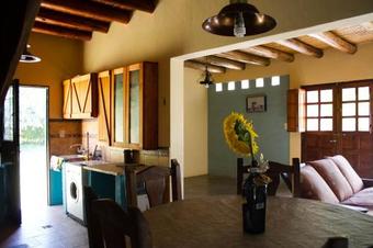 Casa Huinca Vinos Y Monta�a