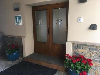 Hotel Eira Ski Lodge