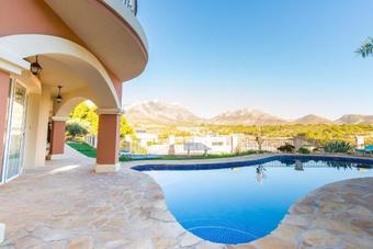 Stunning Luxury Villa