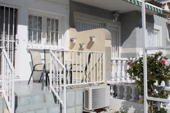 La Florida Bungalow With Communal Pool