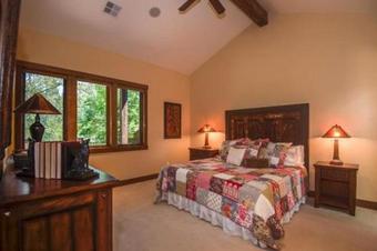 Riverfront Retreat Upstairs