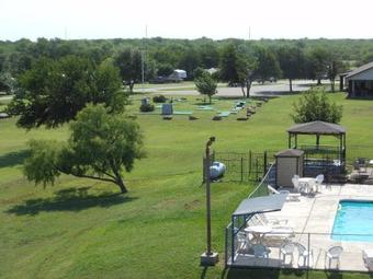Bay Landing Camping Resort Cabin 11