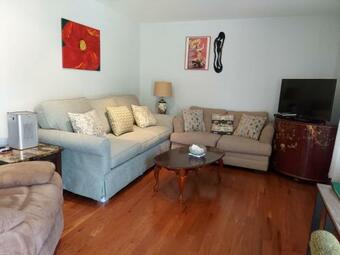 Englewood Cozy Comfy Home B