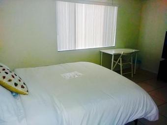 10-min To Beach / Sleeps 15+ / Large House