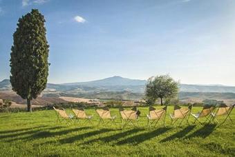 Castiglioncello Del Trinoro Villa Sleeps 12 Pool