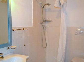 Serravalle Pistoiese Villa Sleeps 8 Pool Wifi