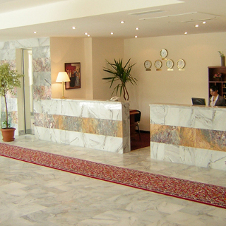 Hotel Regineh