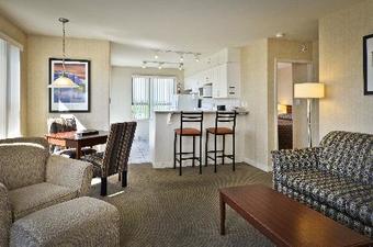 Hotel Sandman Suites Surrey Guildford