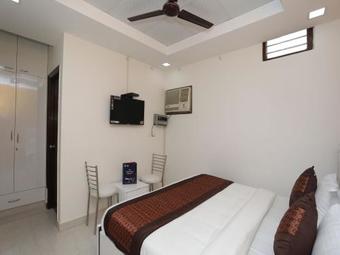 Hotel Oyo 10916 Aashirwad Residency