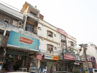 Oyo 9585 Hotel Maharaja Palace