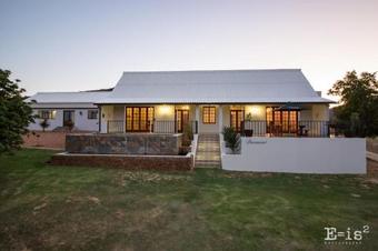 Hostal Diamant Guesthouse