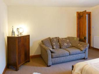 Nia Roo, Ballindalloch