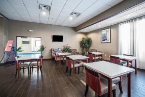 Hotel Comfort Inn & Suites