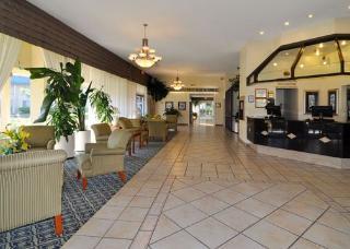 Hotel Clarion Inn & Suites