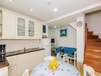 Four-bedroom Holiday Home In Babino Polje
