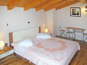 Holiday Home Stari Dvor (pzn261)