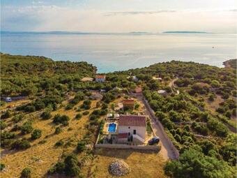 Five-bedroom Holiday Home In Dabovi Stani