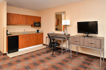 Hotel Holiday Inn Express& Suites Elk Grove East