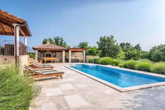 Stokovci Villa Sleeps 10 Pool Air Con Wifi