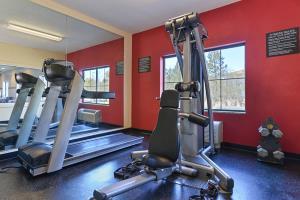 Hotel Clarion Inn & Suites