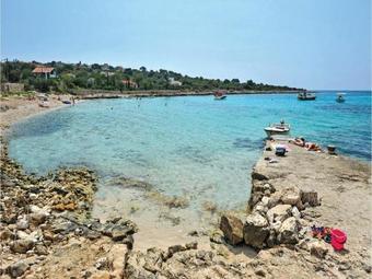 Apartment Drvenik Mali With Sea View 01