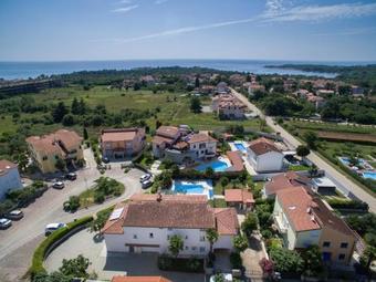 Hostal Villa Hope - Apartments With Shared Pool