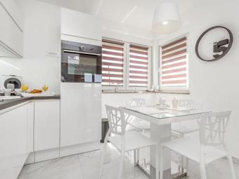 Apartment House Valbandon