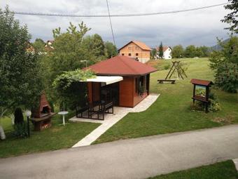 Hostal Apartments And Rooms With Parking Space Irinovac (plitvice) - 14749