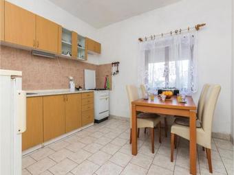 Three-bedroom Holiday Home In Sikovo