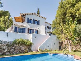 Four-bedroom Holiday Home In Coma-ruga, El Vendrell
