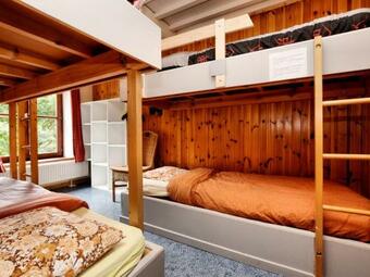 Vintage Holiday Home With Barbecue In Rendeux