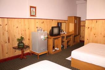 Honey Pine Hotel