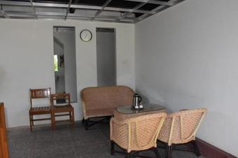 Happy Chaungtha Motel