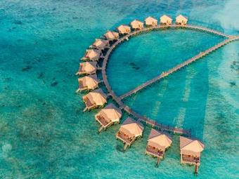 Hotel Komandoo Island Resort & Spa