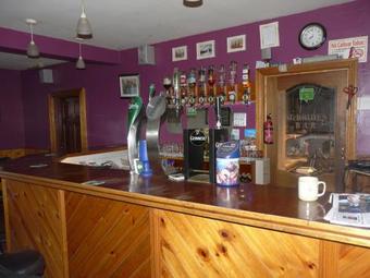 Posada The Country Roads Inn