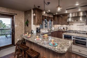 Alto Escape - Four Bedroom Cabin