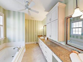 7 Apple Hill Lane Home