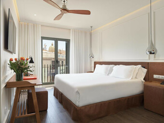Hotel H10 Universitat
